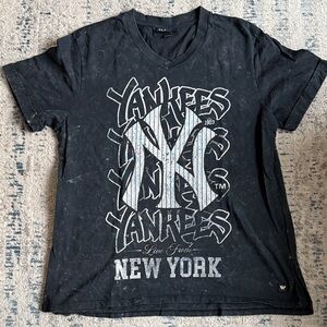 Wild Collective New York Yankees Oversized Tee- size large